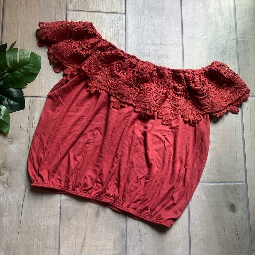NWOT! Adara Crochet ruffle layered off the shoulder bubble top. Size XL